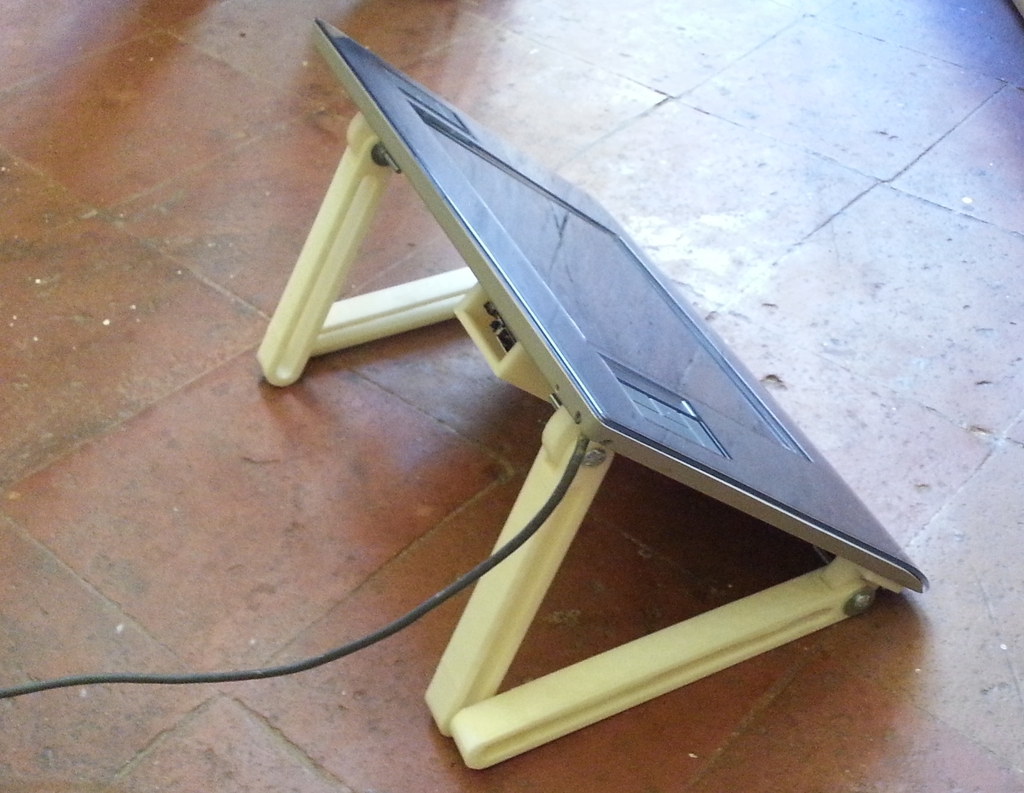 Intuos 3 A5 leg & hinge system (DIY Cintiq)