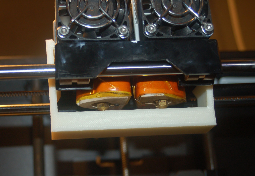 Snap on Nozzle leveler for the Replicator 2X