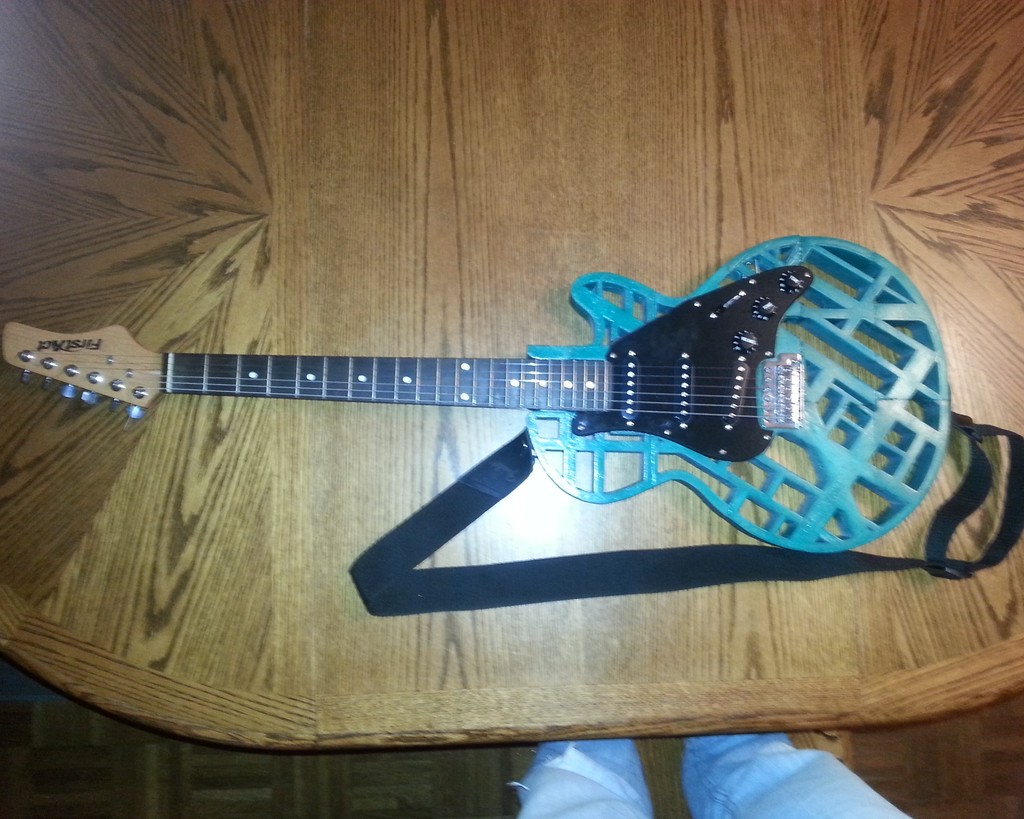 Stratocaster/Les Paul Hybrid Guitar