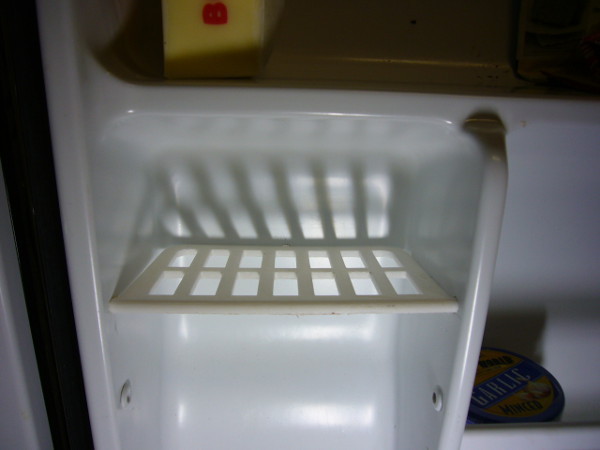 mini-refer cola shelf