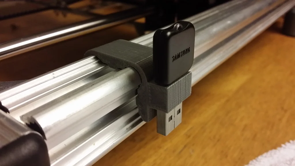 K8200 SnapIn USB holder