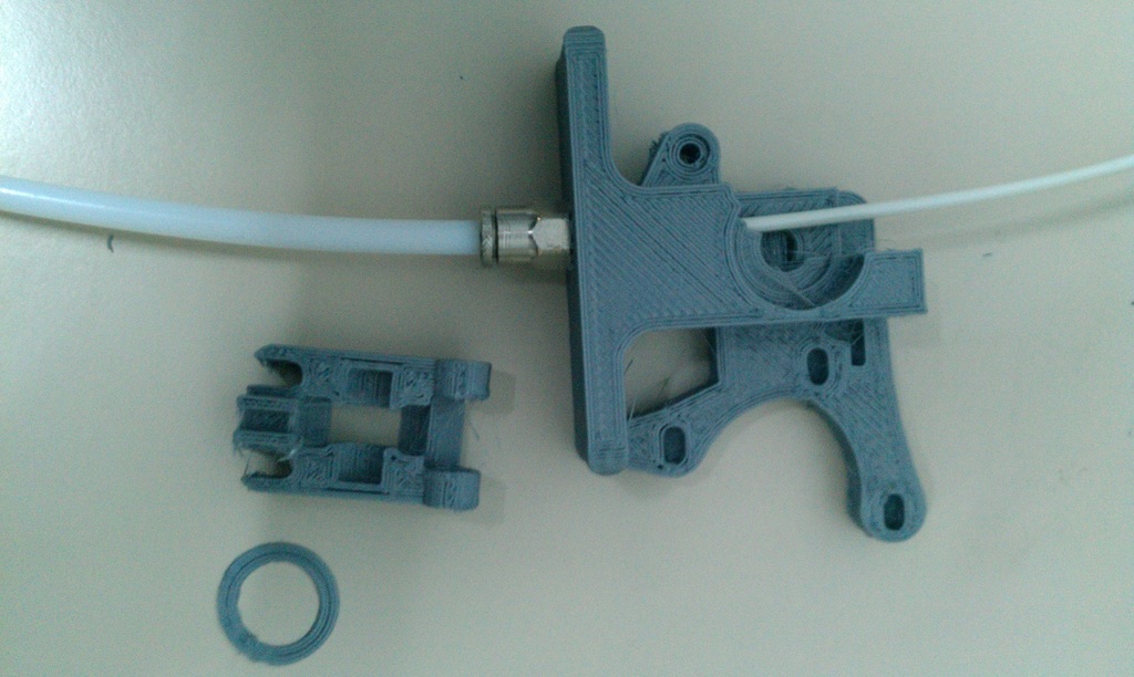 Jonas Kuehling Wade Extruder adapted for RepRapWorld Pneufit - Bowden Extrusion