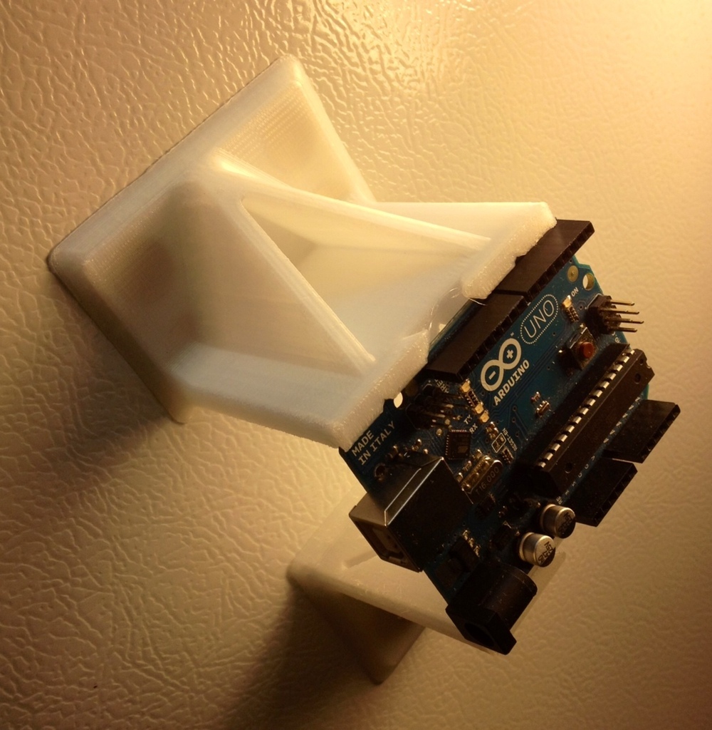 Magnetic PCB Holder - Embedded Magnets