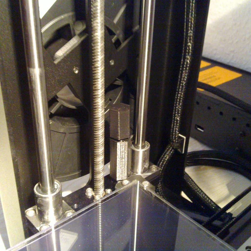 MakerGear M2 z-axis bolt screw driver and counter nut tightener