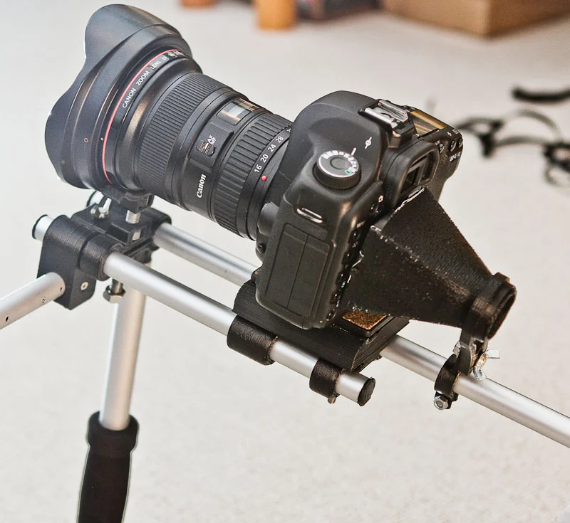 The Ultimate DSLR Shoulder Rig  with deadly simple Follow-Focus