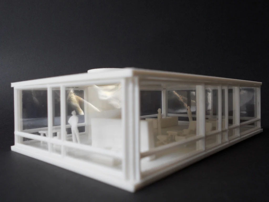 GLASS HOUSE - PHILLIP JOHNSON