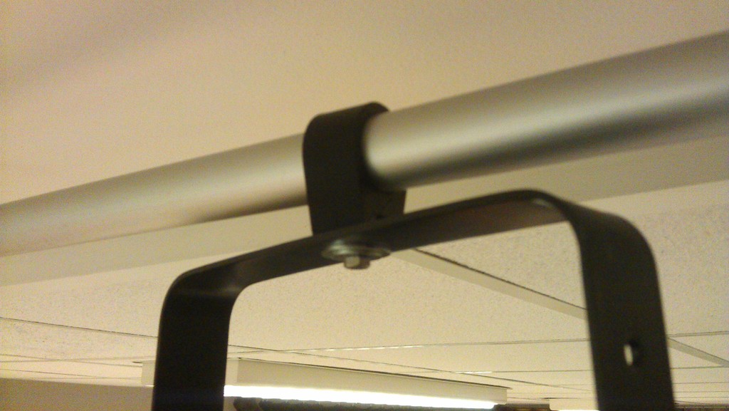 Truss clamp for PAR56 fixture
