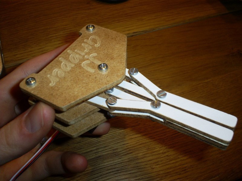 Standard servo gripper