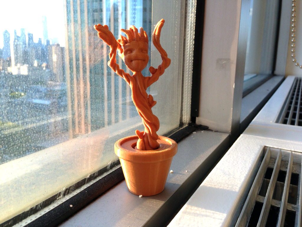 Dancing Groot