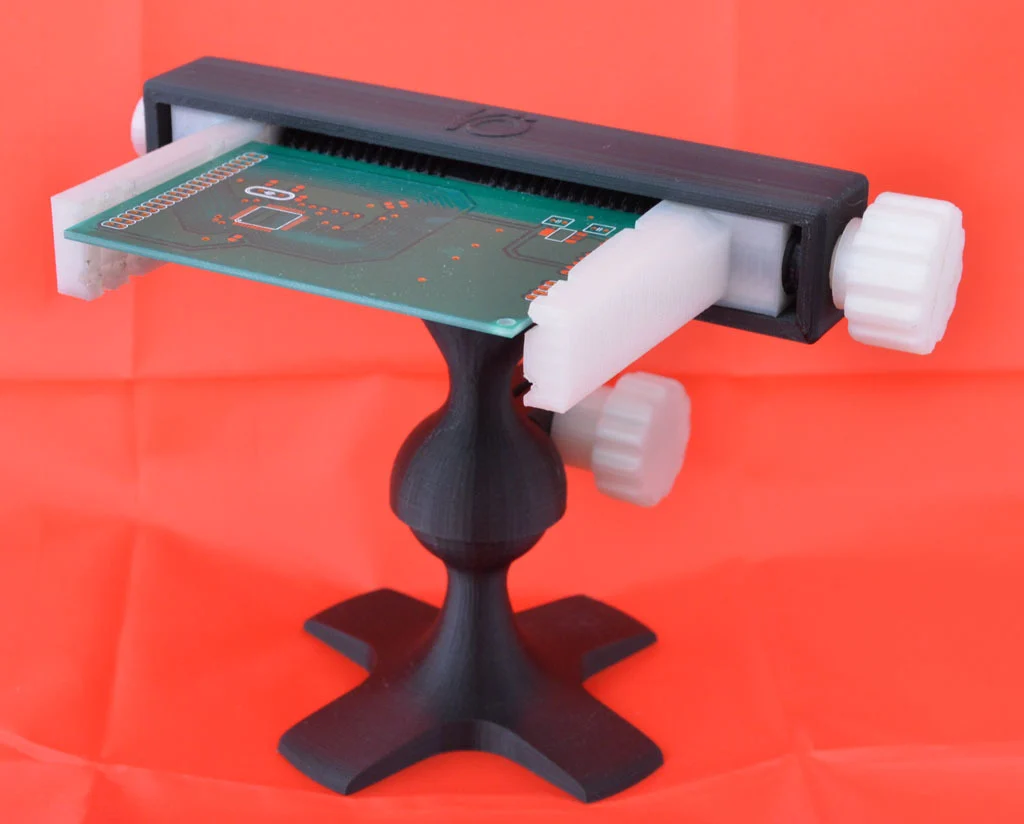 Fully printable PCB vise