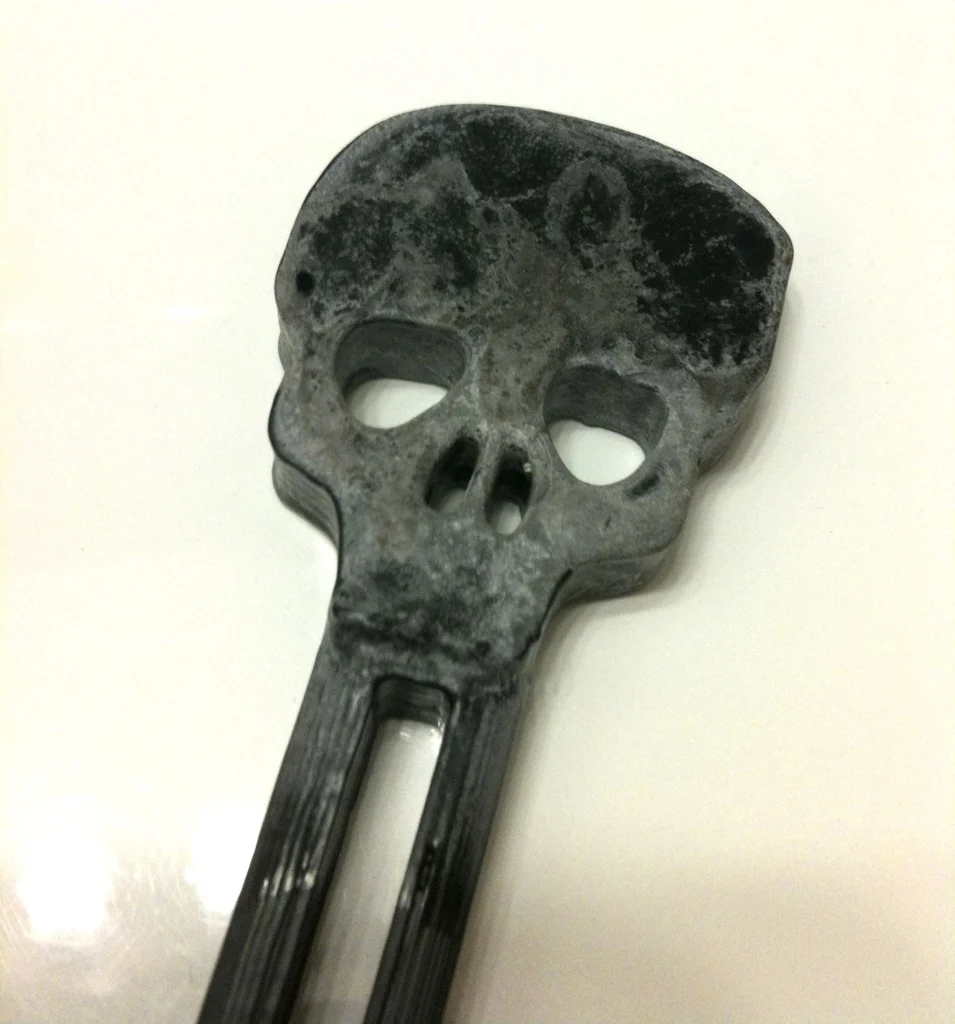 skull tube key