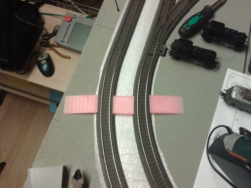 Marklin C-track railroad crossing