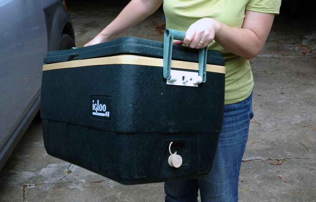 Igloo Handle Bracket