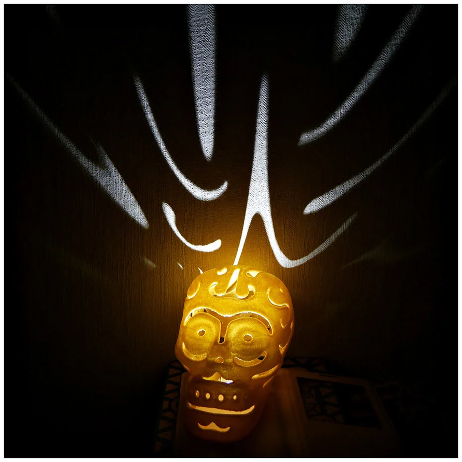 Halloween skull lamps
