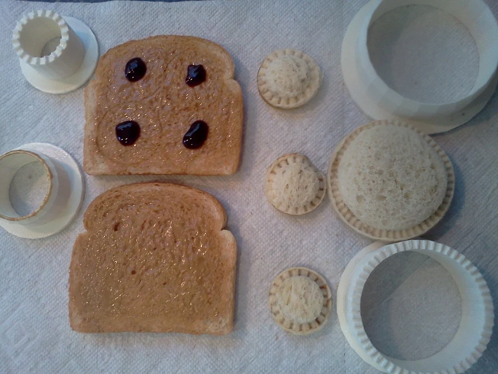 Uncrustable Mini's - Sandwich Crust Cutter