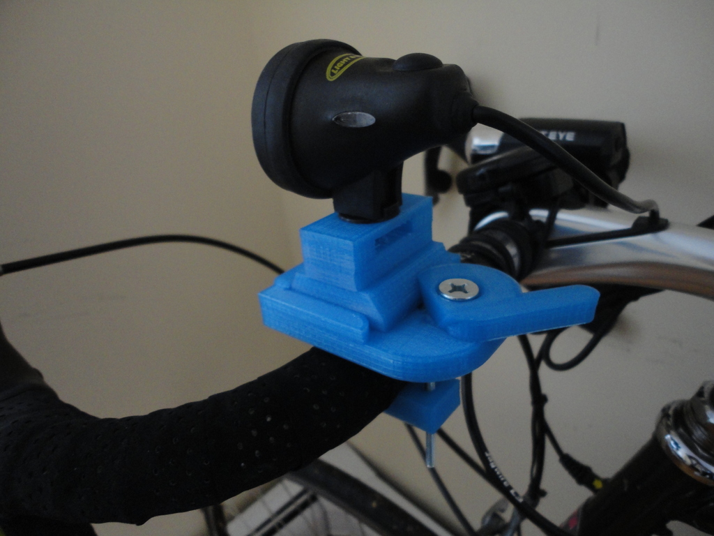 Quick release bike light