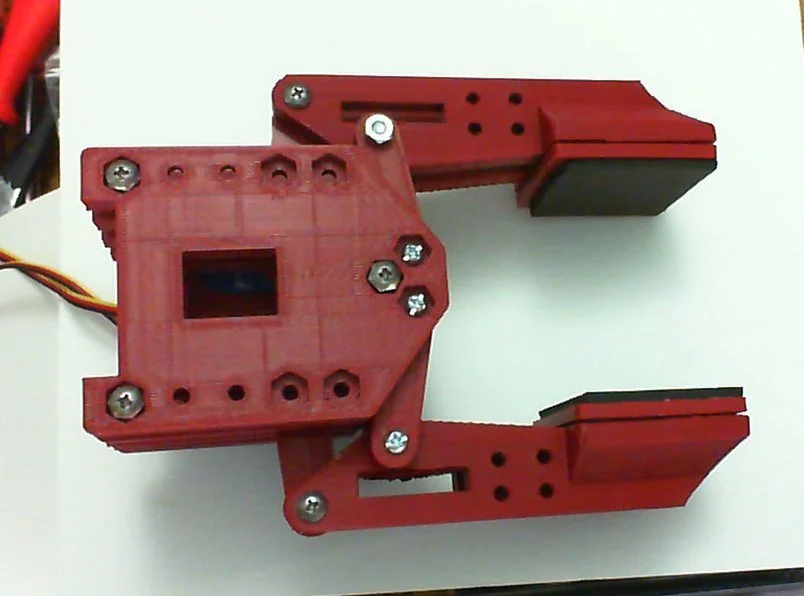 Mad Mare Studio's Medium-Duty Robot Gripper