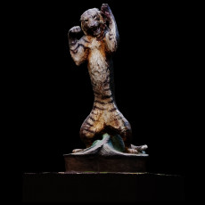 Territorial Challenge Tiger Sculpture