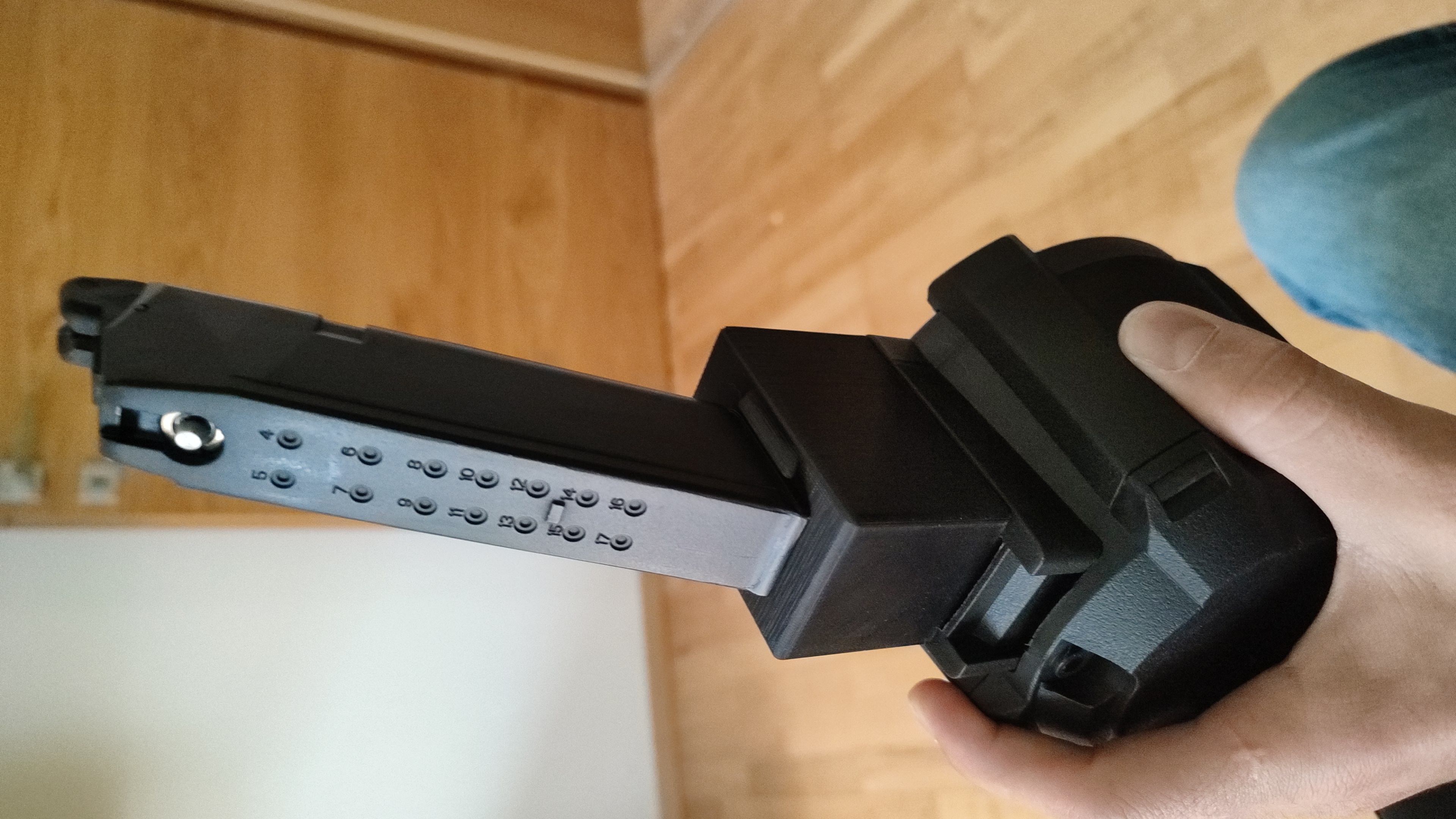 Airsoft drum adapter with compressed air