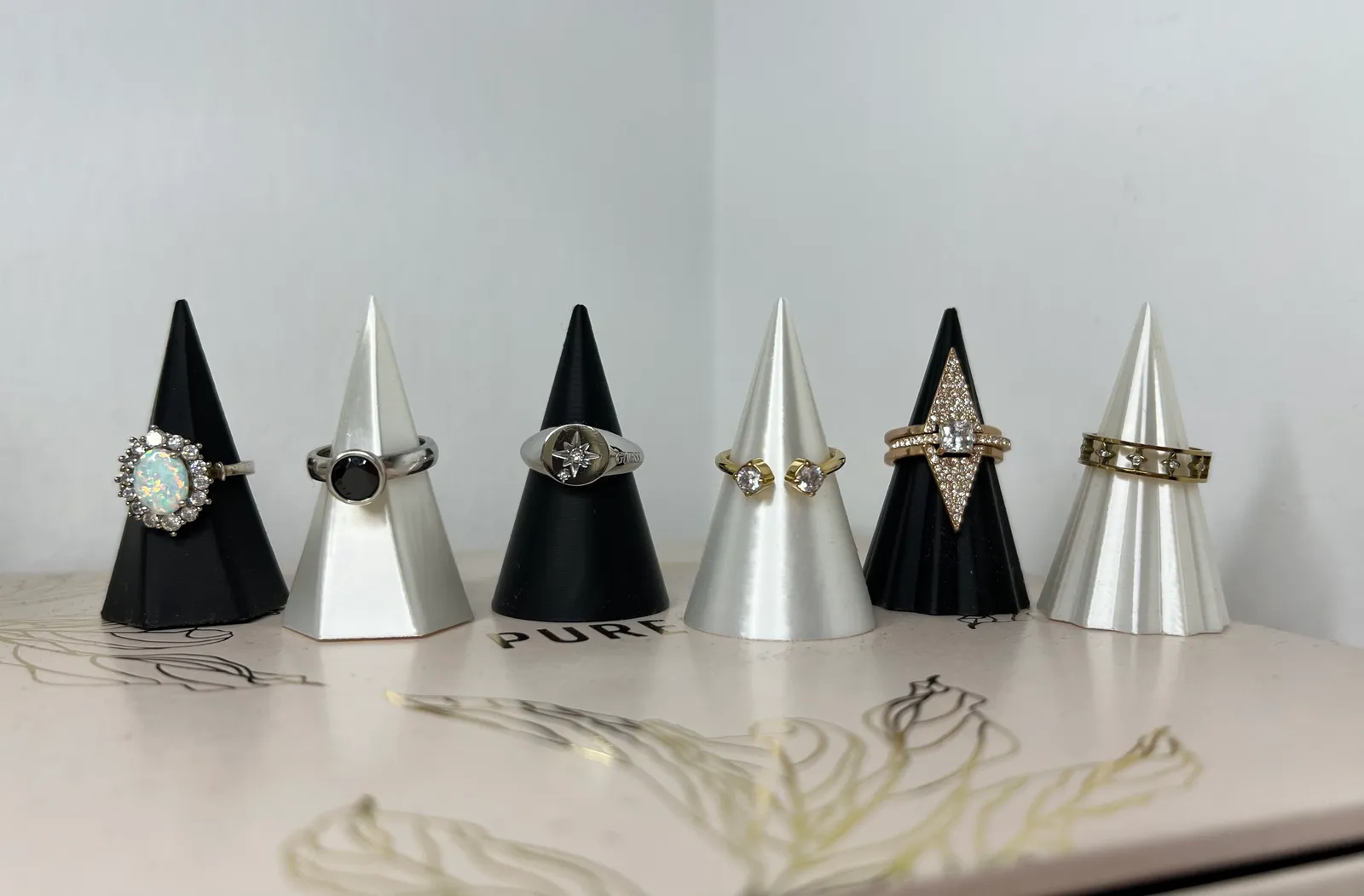 Simple cone ring holder