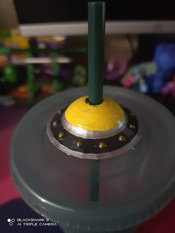 UFO Strawtopper