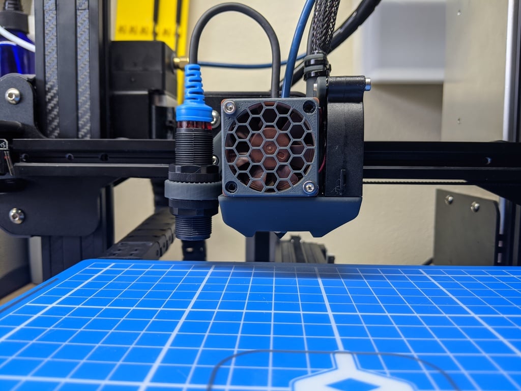 Red Squirrel Compact Fan Housing - Ender 3 Pro - 5015 Fan Reymix