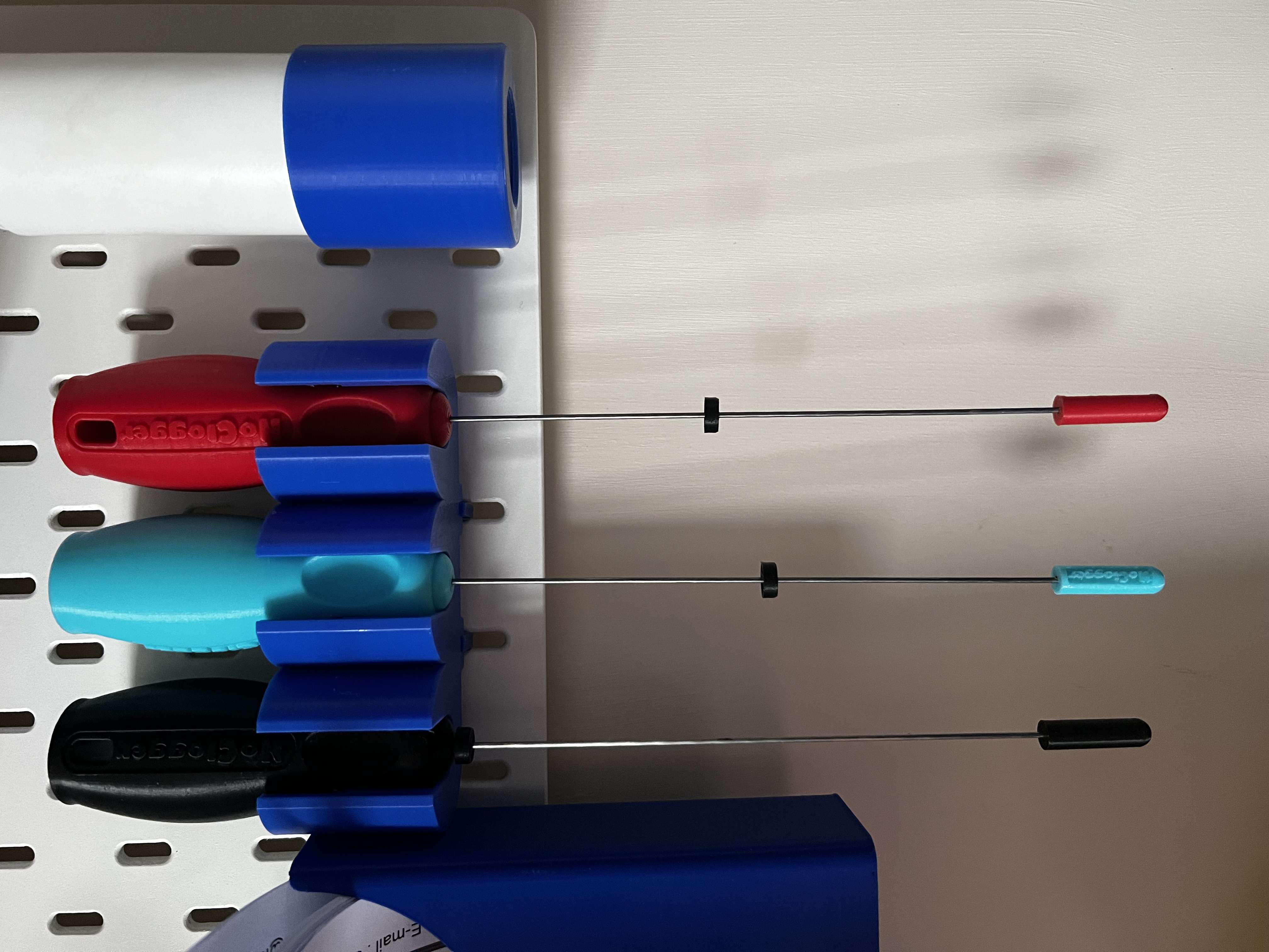 Unclagger holder for Skadis board