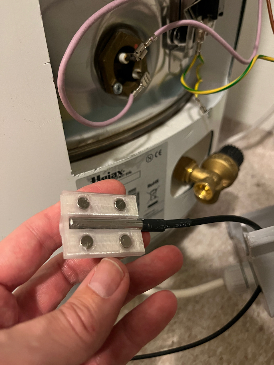 DS18B20 temperature sensor holders for water heater (smart home)