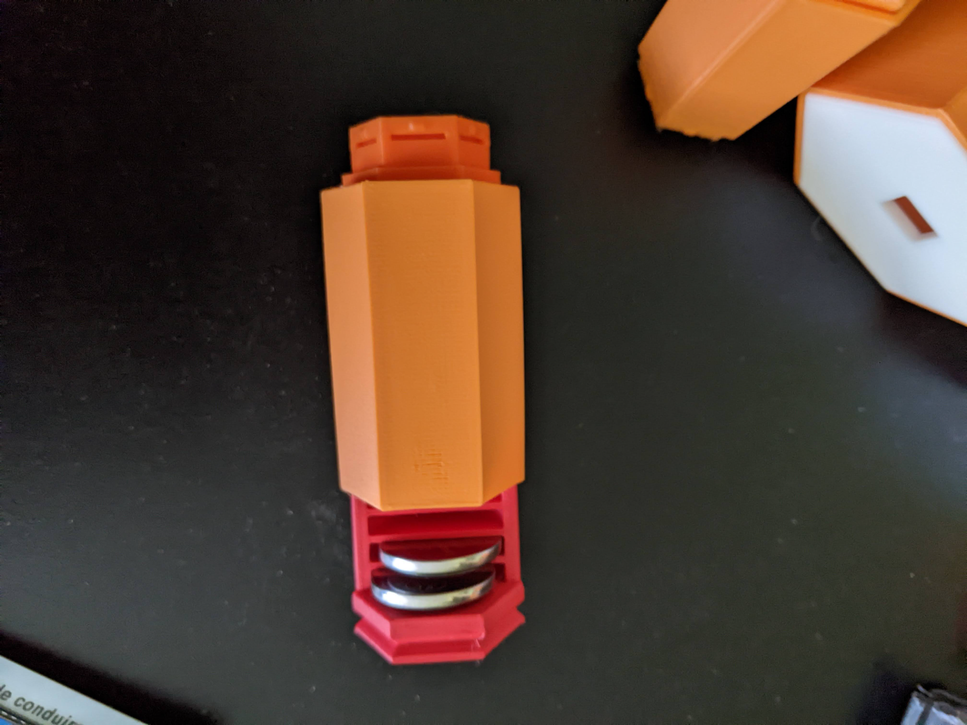 Lithium coin cell CR2032, CR2035 storage - Honeycomb wall