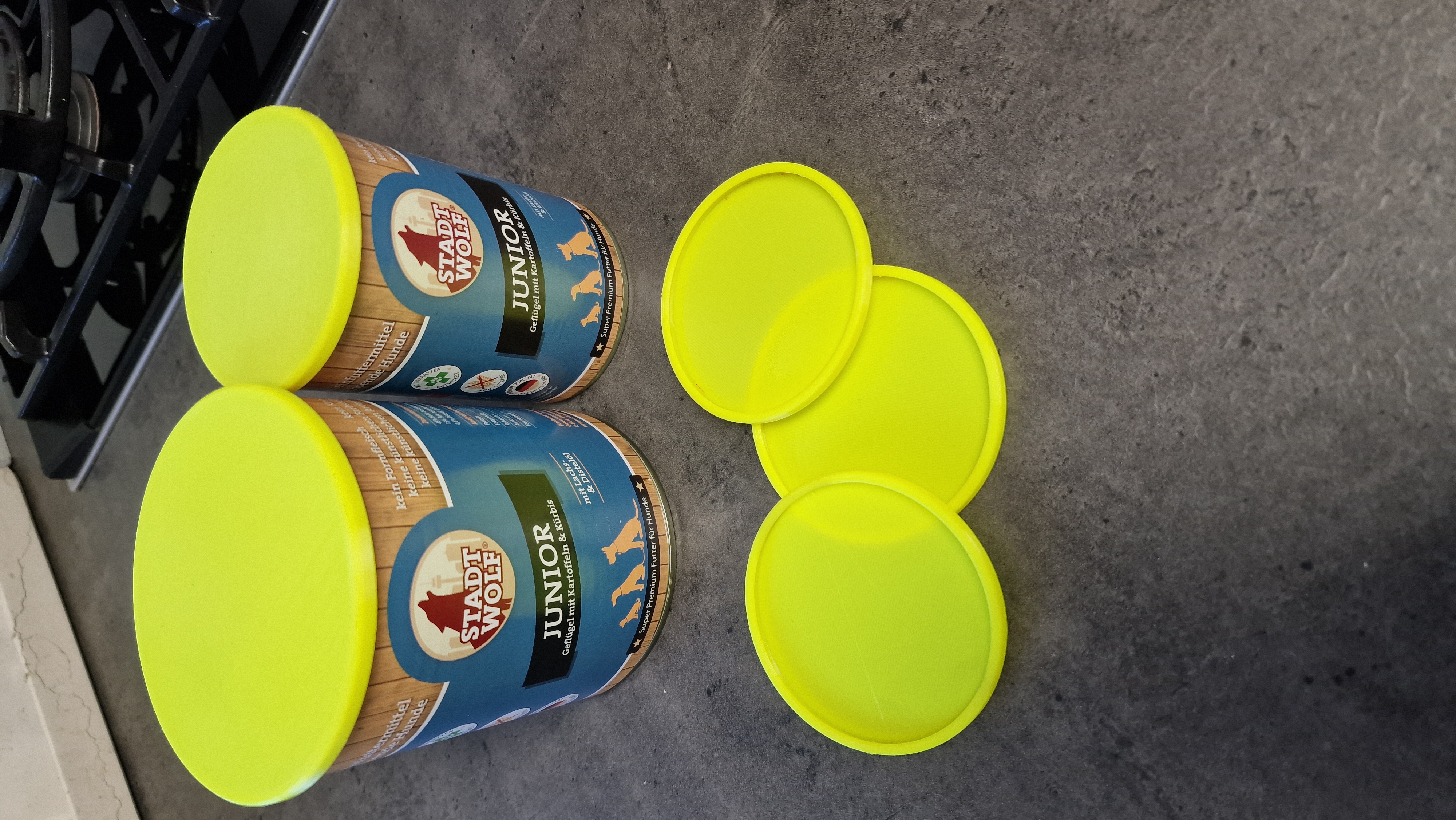 Lid for dog food