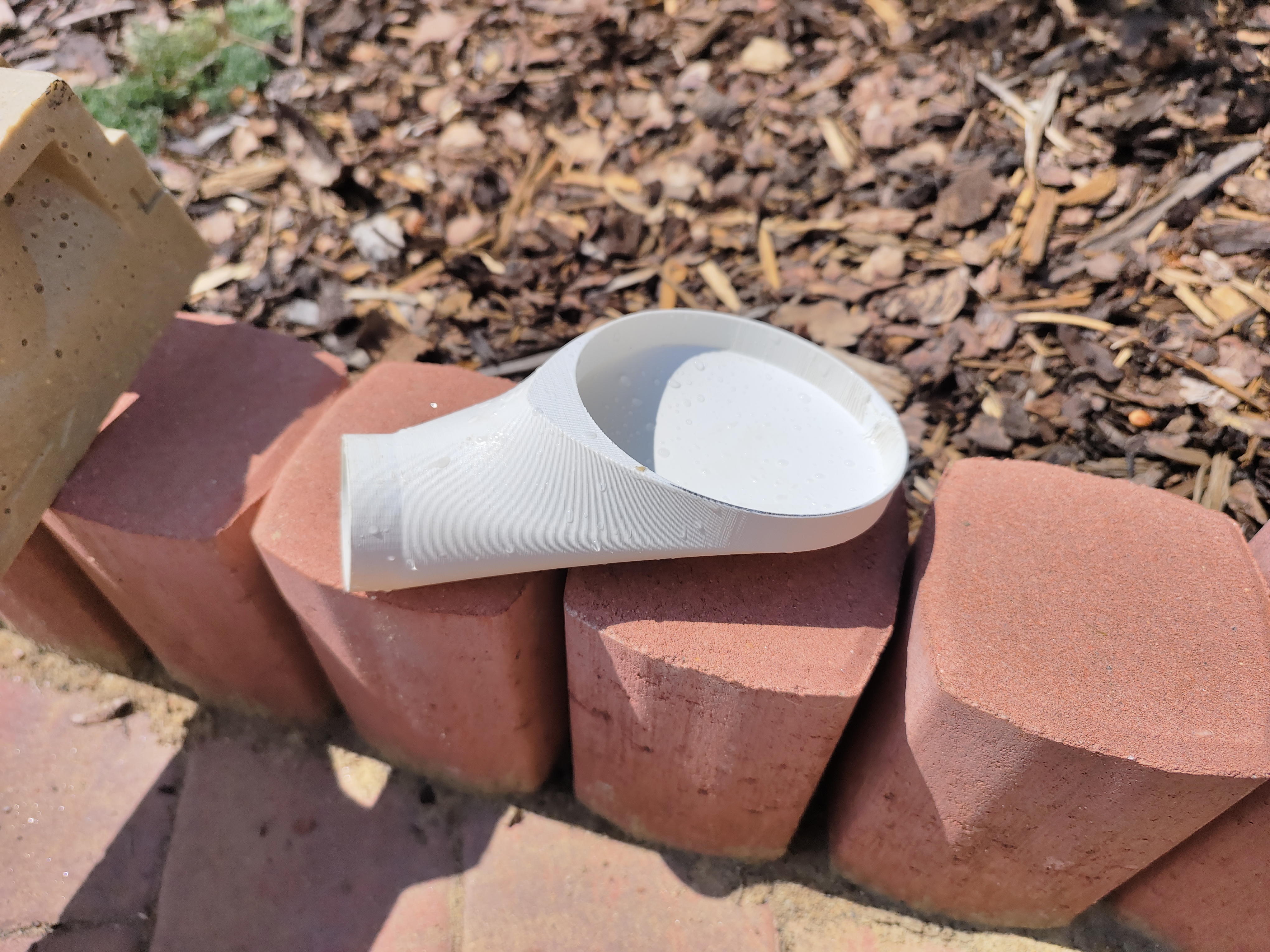 Flat drain for ACO drainage trough