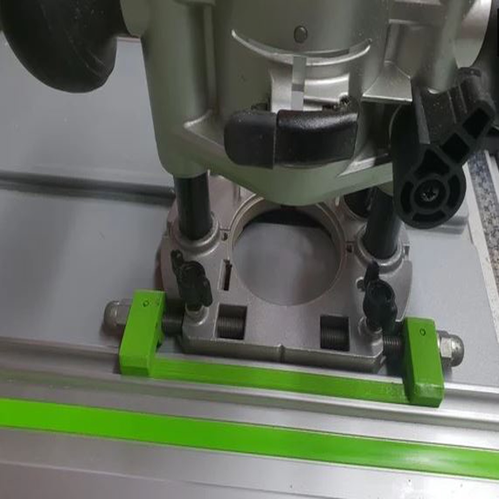 Makita Oberfräse RT0700 zu Führungsschiene Makita / Makita Router RT0700to Makita  guide rail