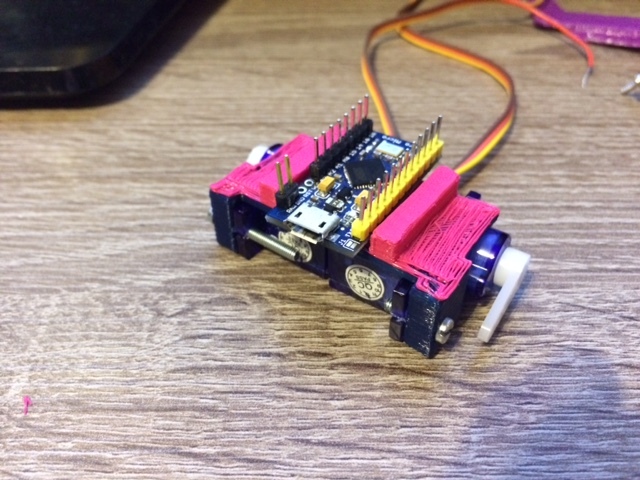 Dual servo combo with Arduino Pro Micro mount