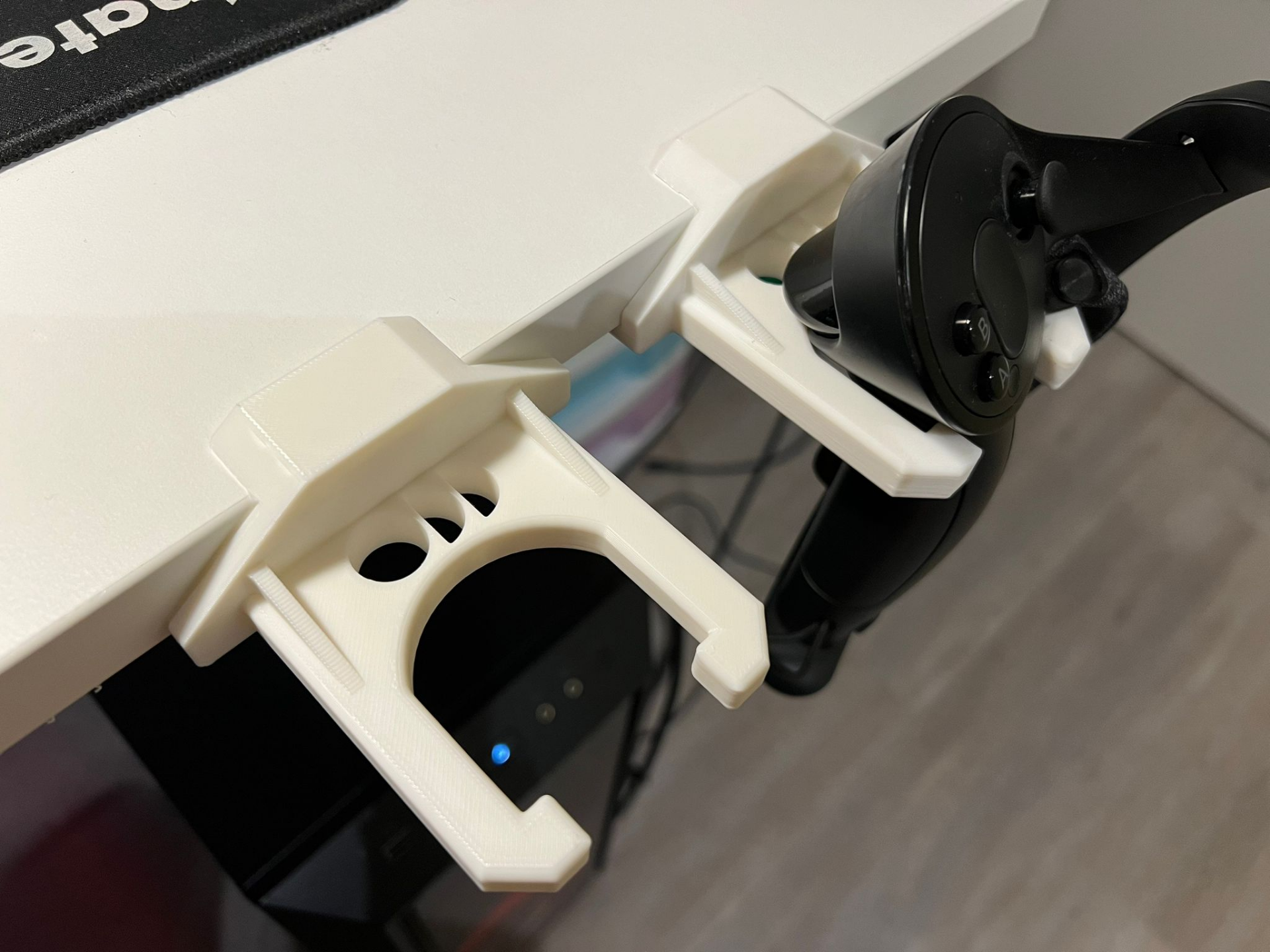 Valve Index Controller Desk Mount Hook (Ikea Trotten, Any 20mm Desk)