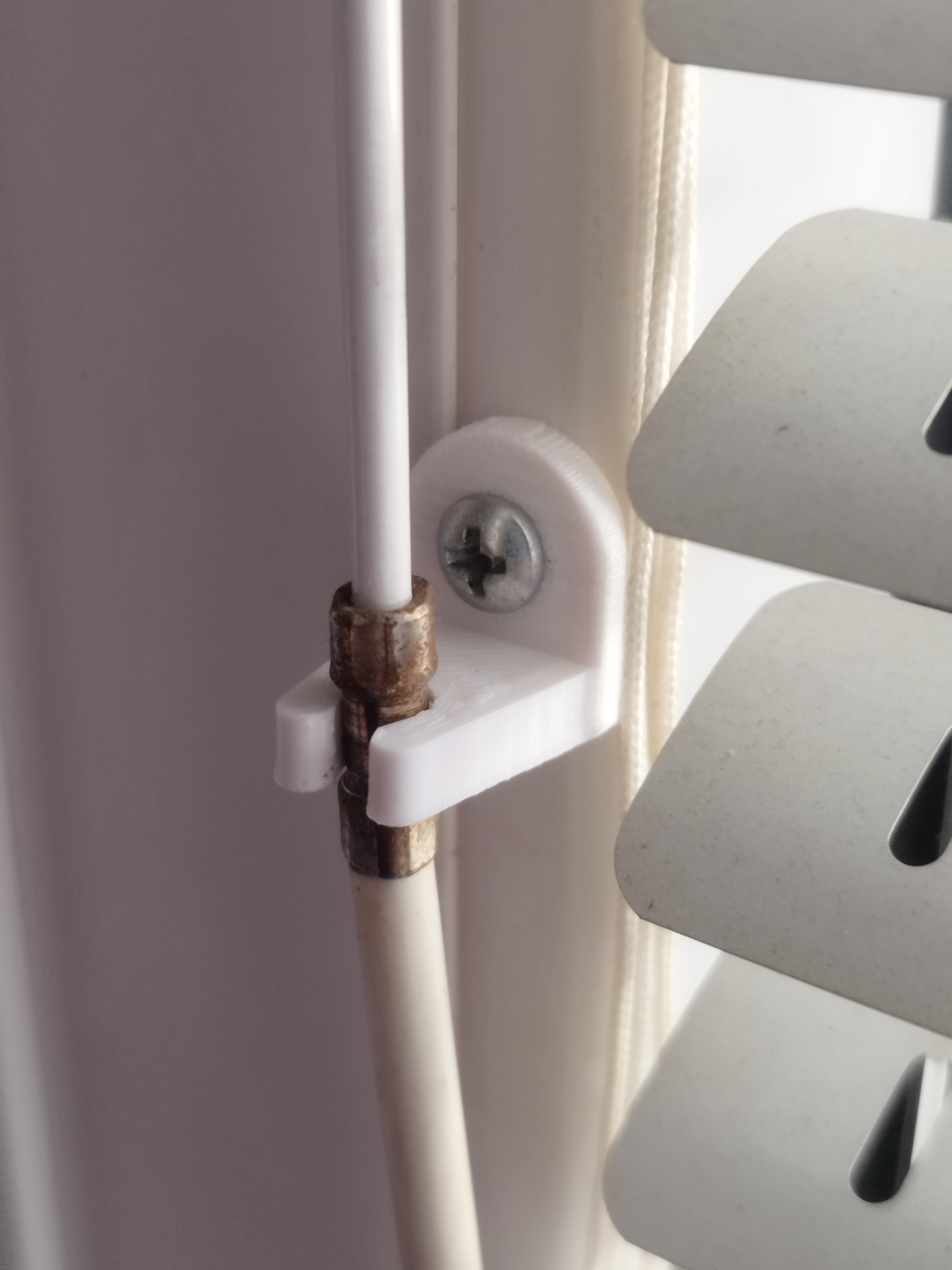 Holder for jalousie