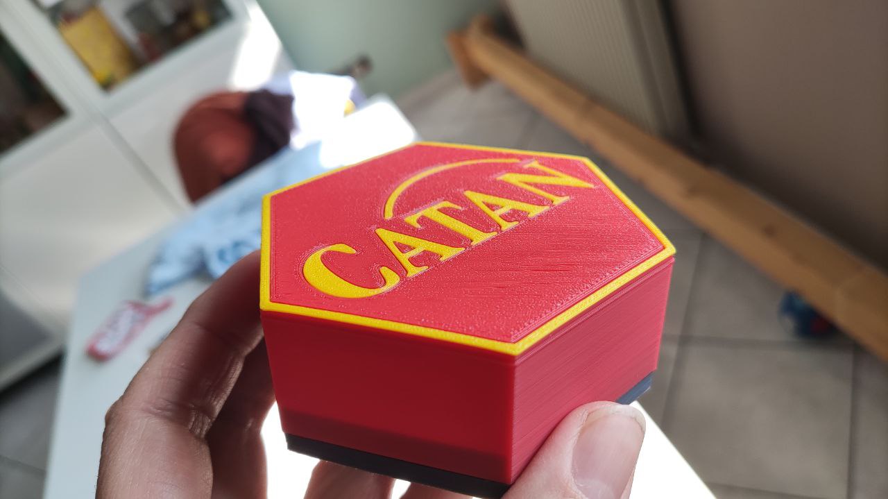 Catan player pieces holder