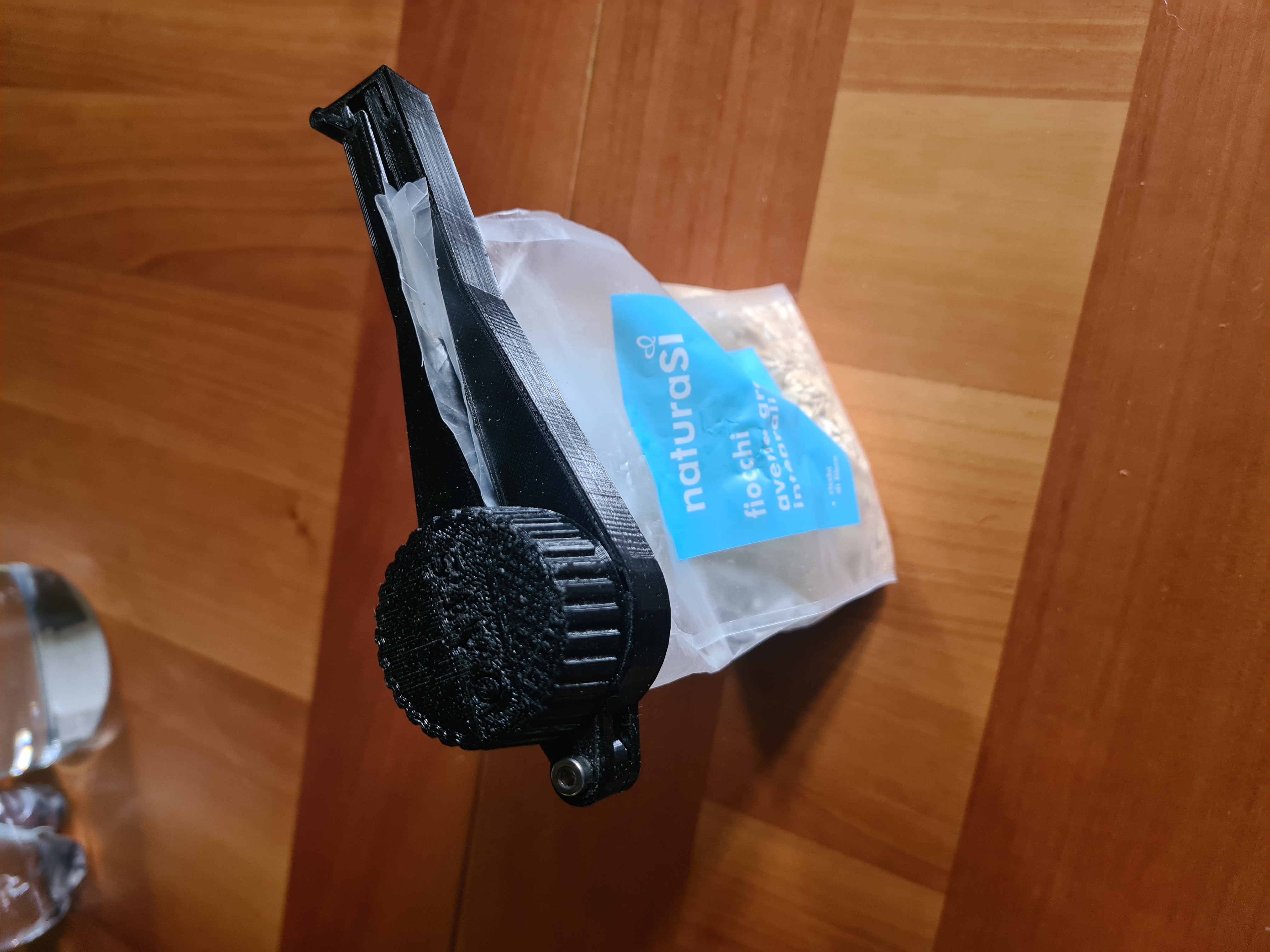 Close bags with screw caps