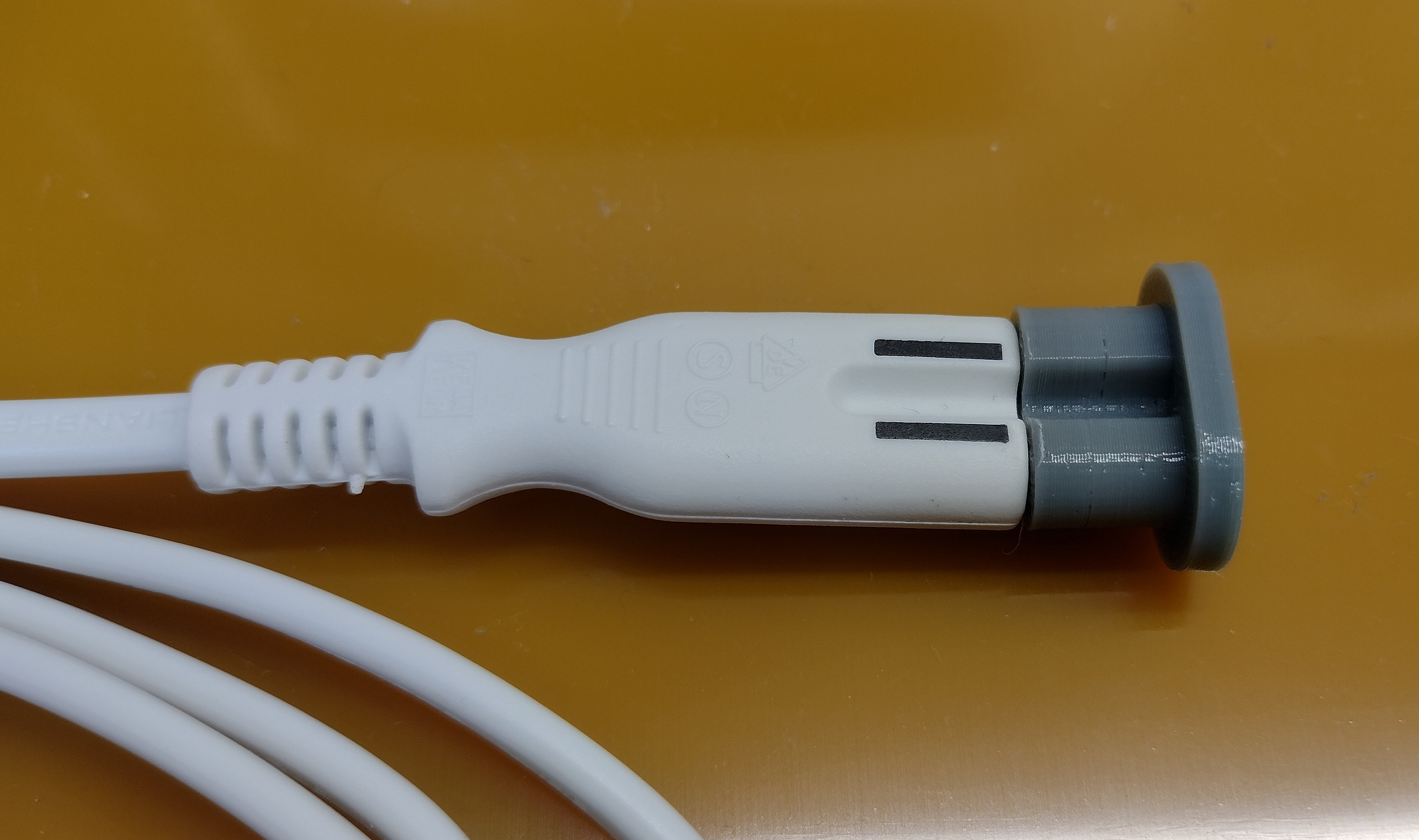 Plug for 230V connector