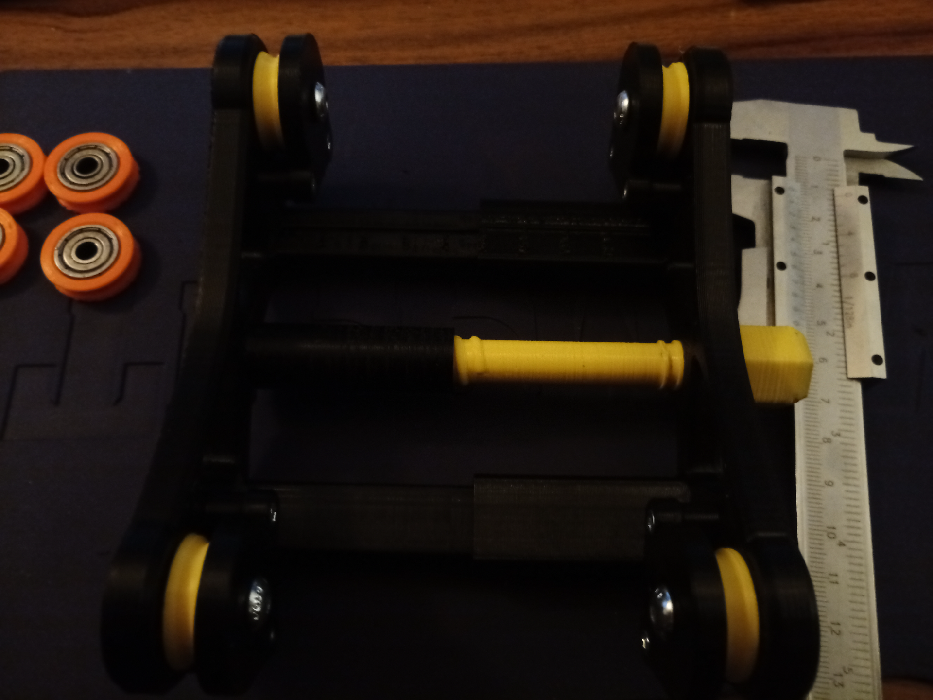 Adjustable spoolholder