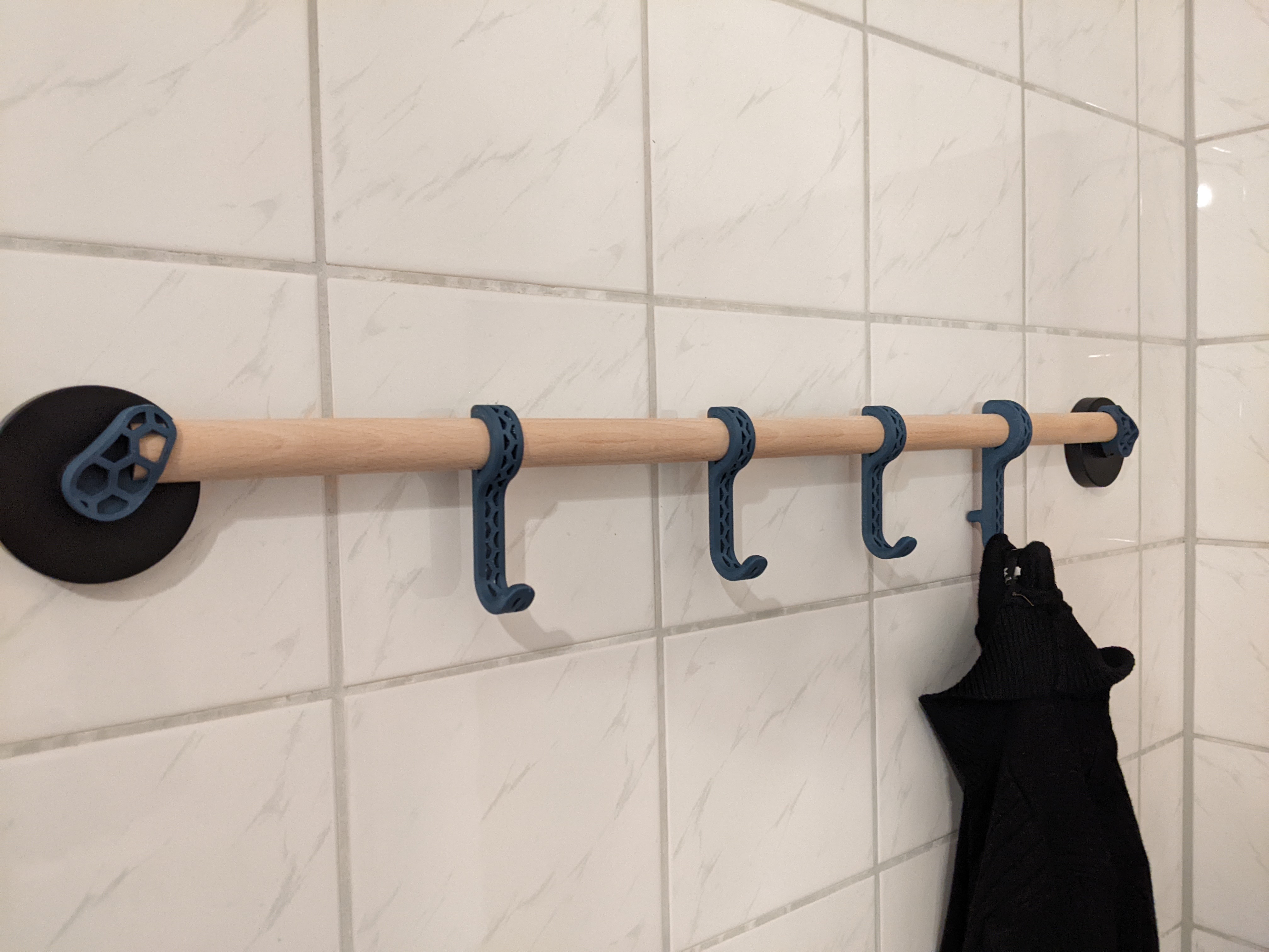 Bathroom clothes rack for "Wenko Vacuum-Loc" suction cup