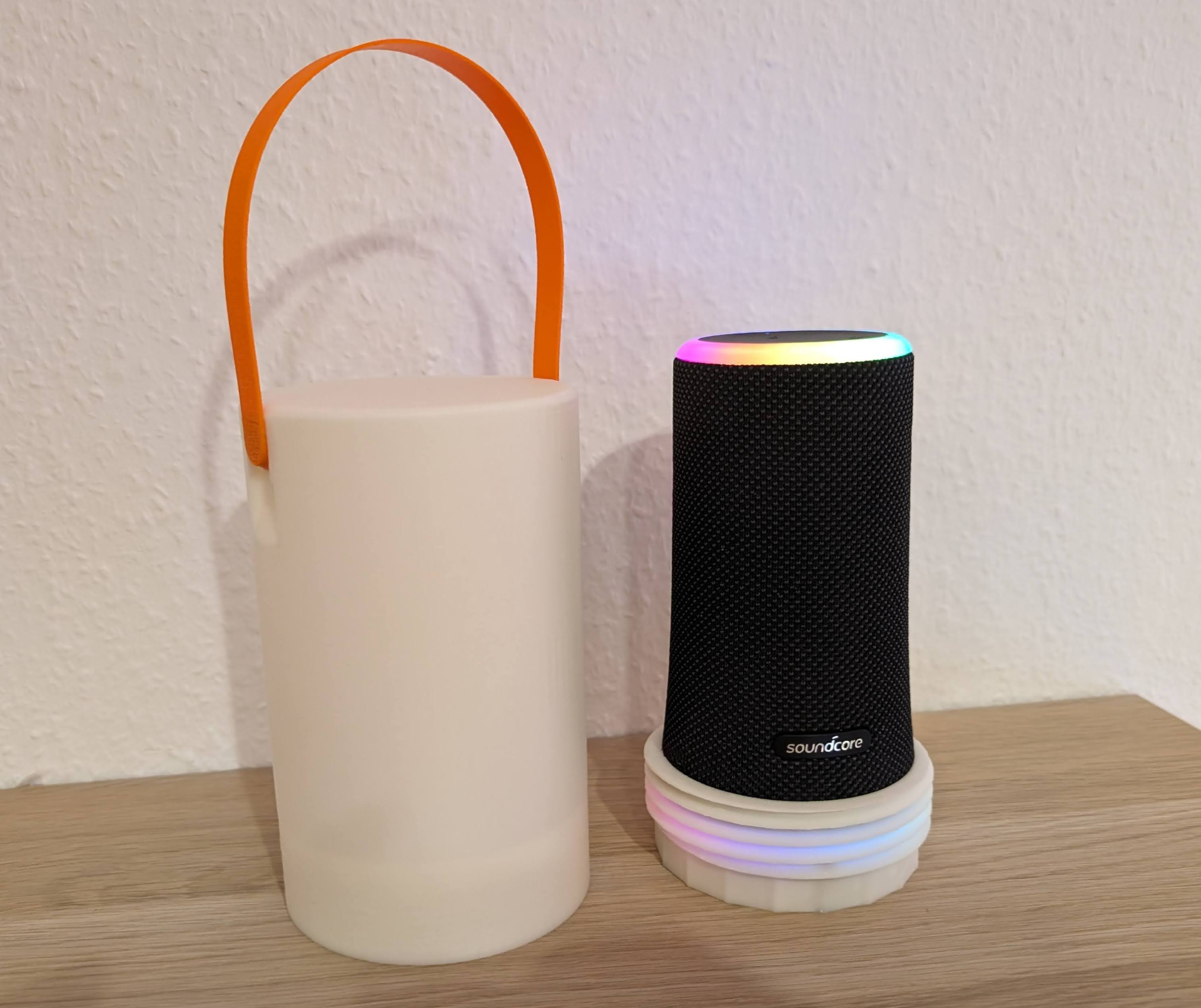 Anker Soundcore Flare 2 bluetooth speaker case