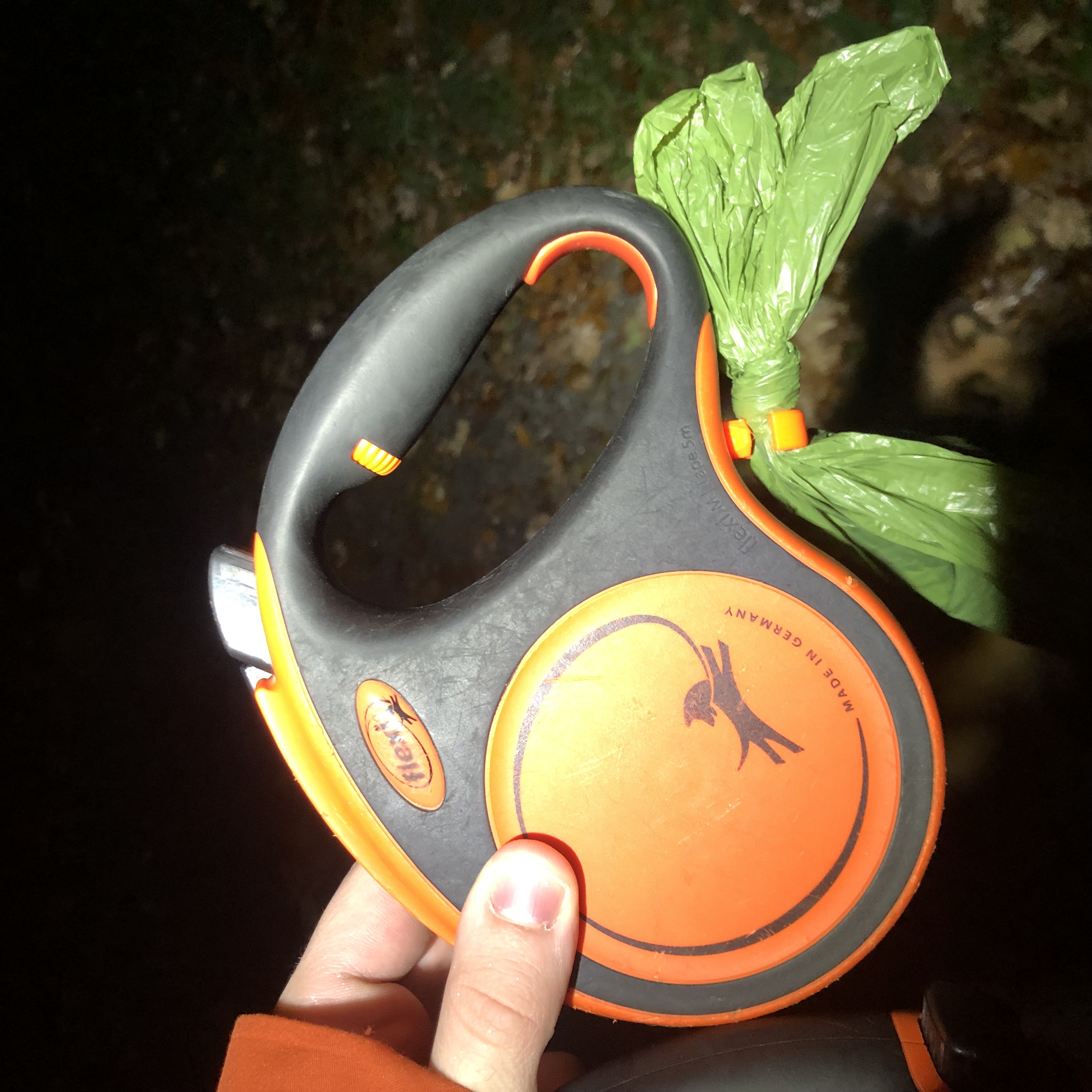 Flexi Leash Hook Attatchment For Used Poop Bags