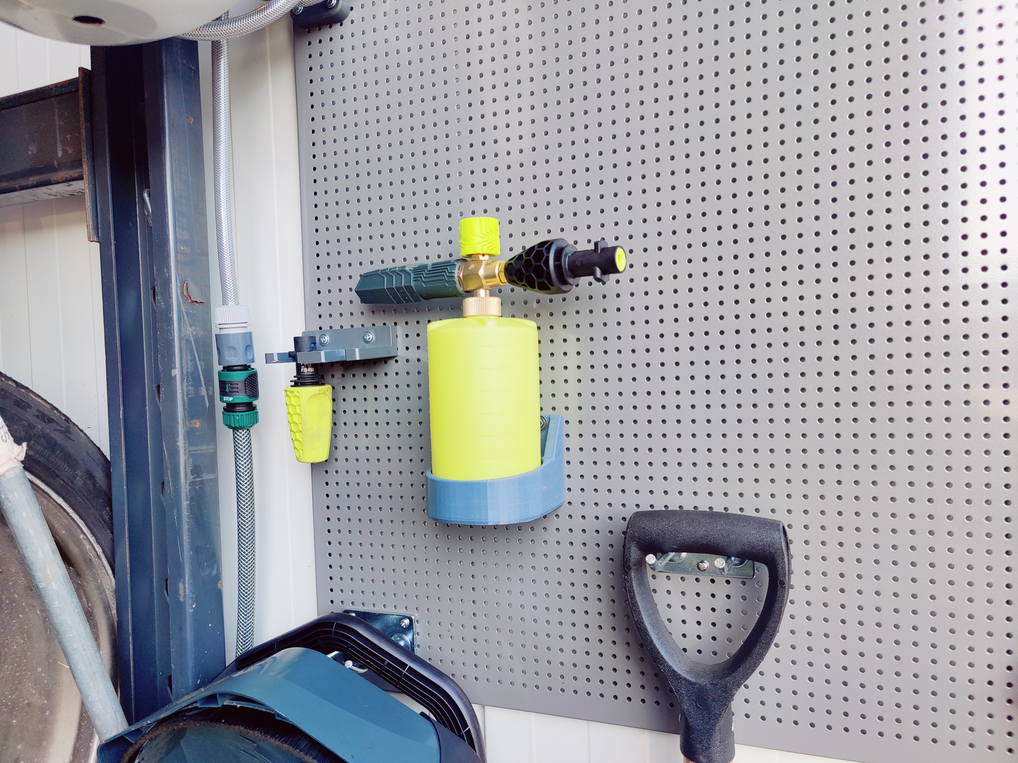 Holder for AVA foam cannon