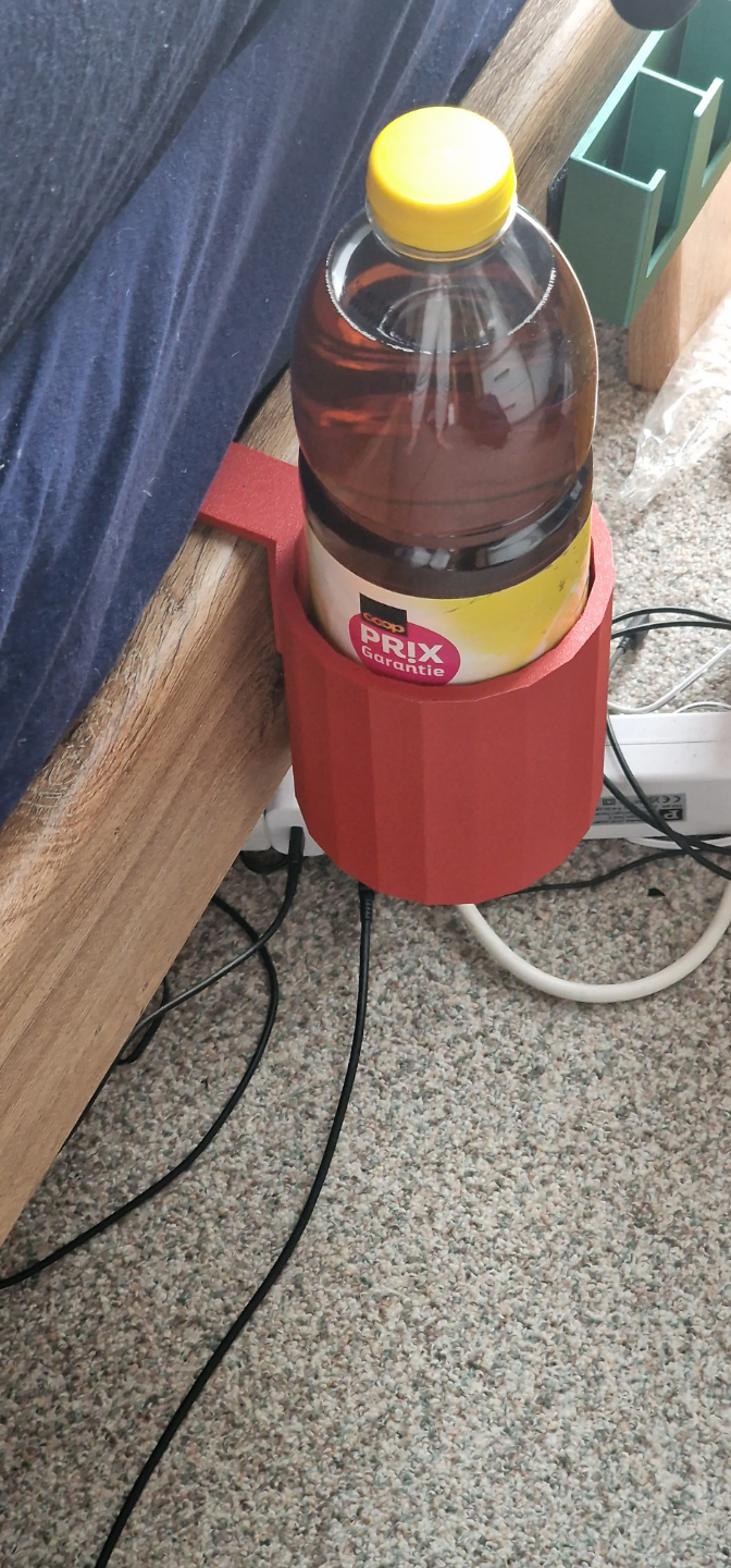 Bettgetränkehalter