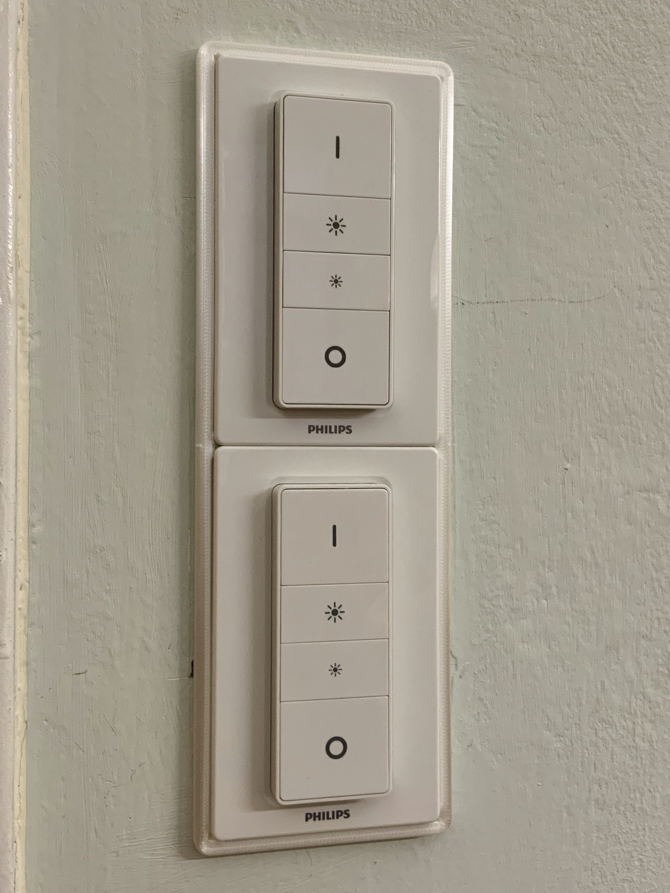 mounting plate for Philips HUE Dimmer
