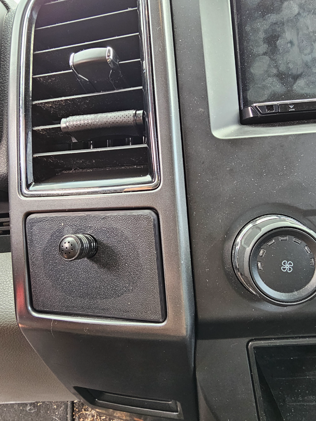 F150 4x4 Plate_Mic Holder