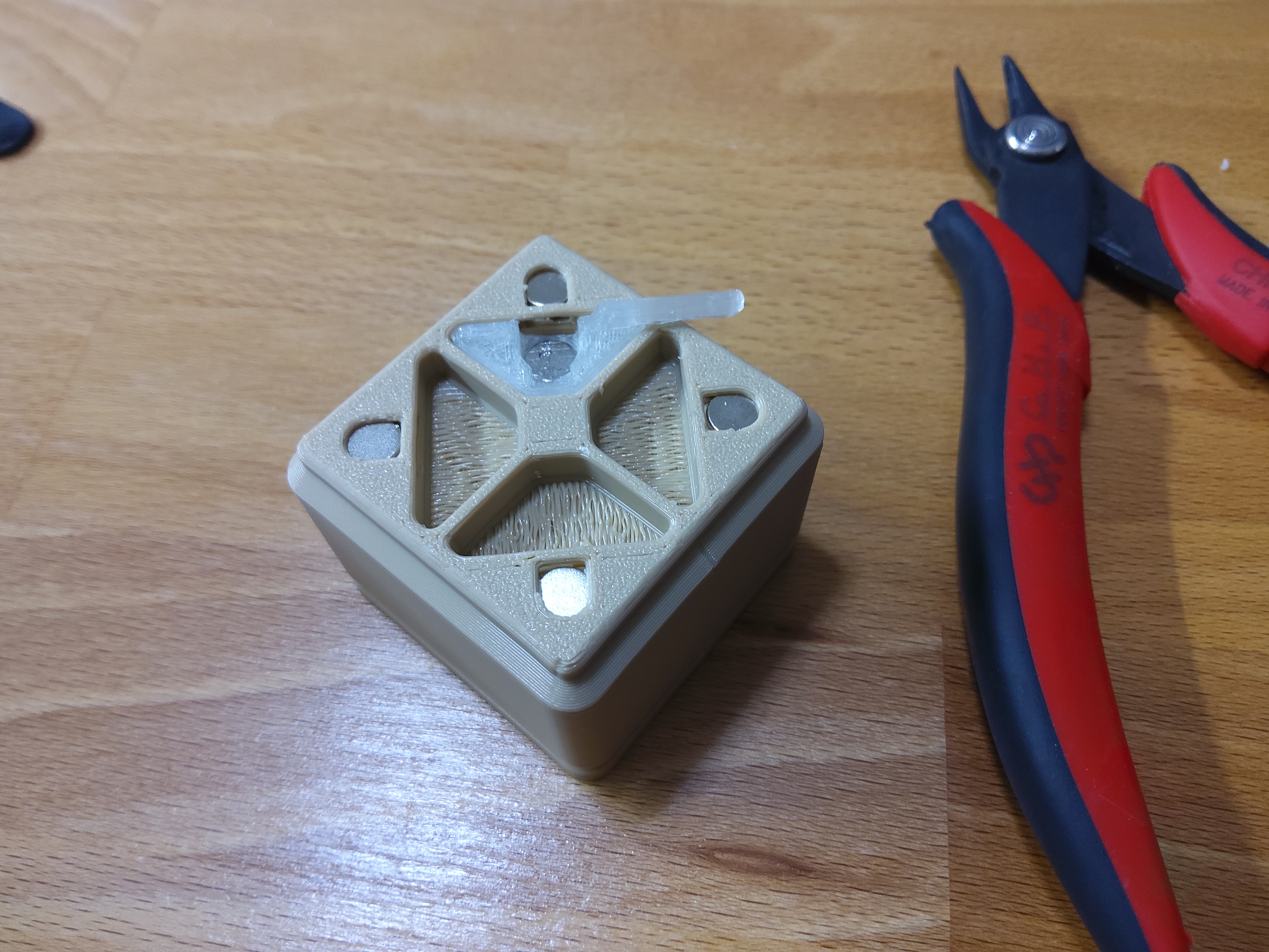 Pred's Gridfinity Bin with Improved Magnet Pockets