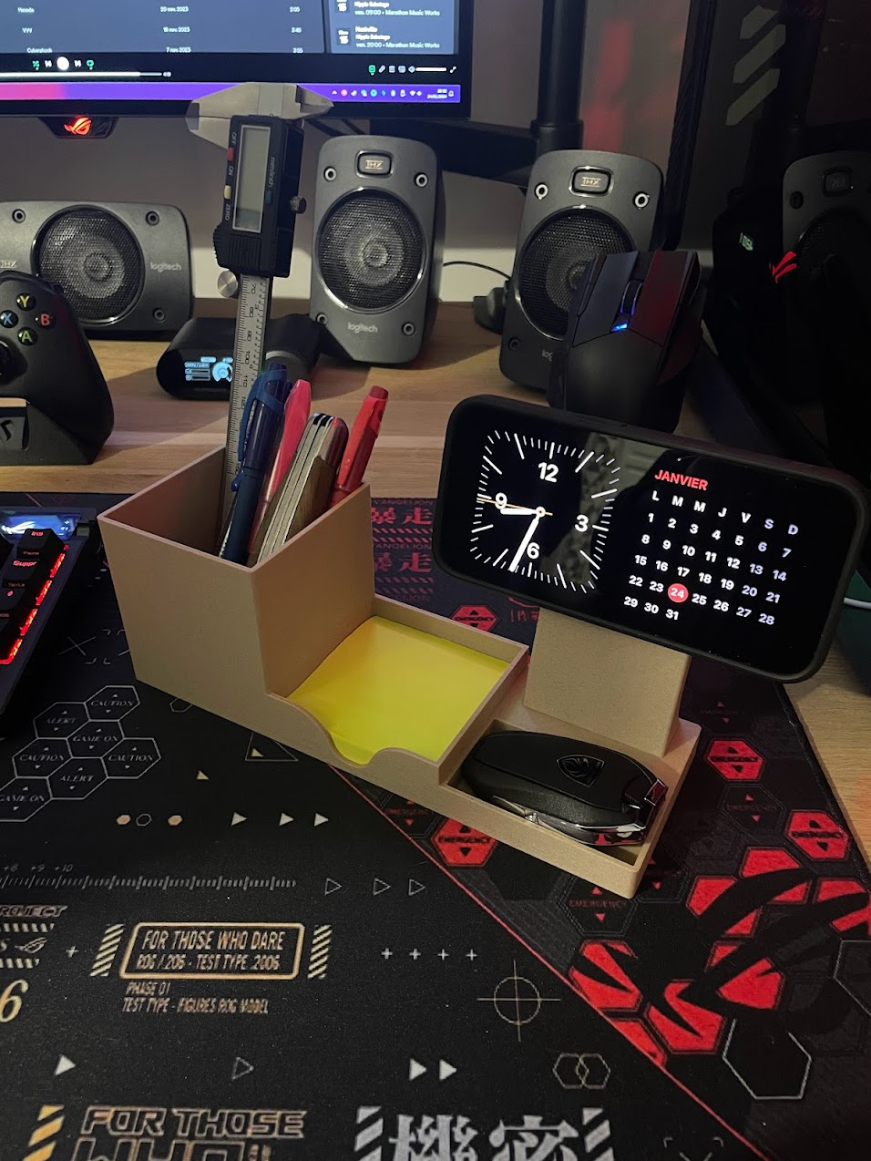 Minimalist Office helper Design + Magsafe