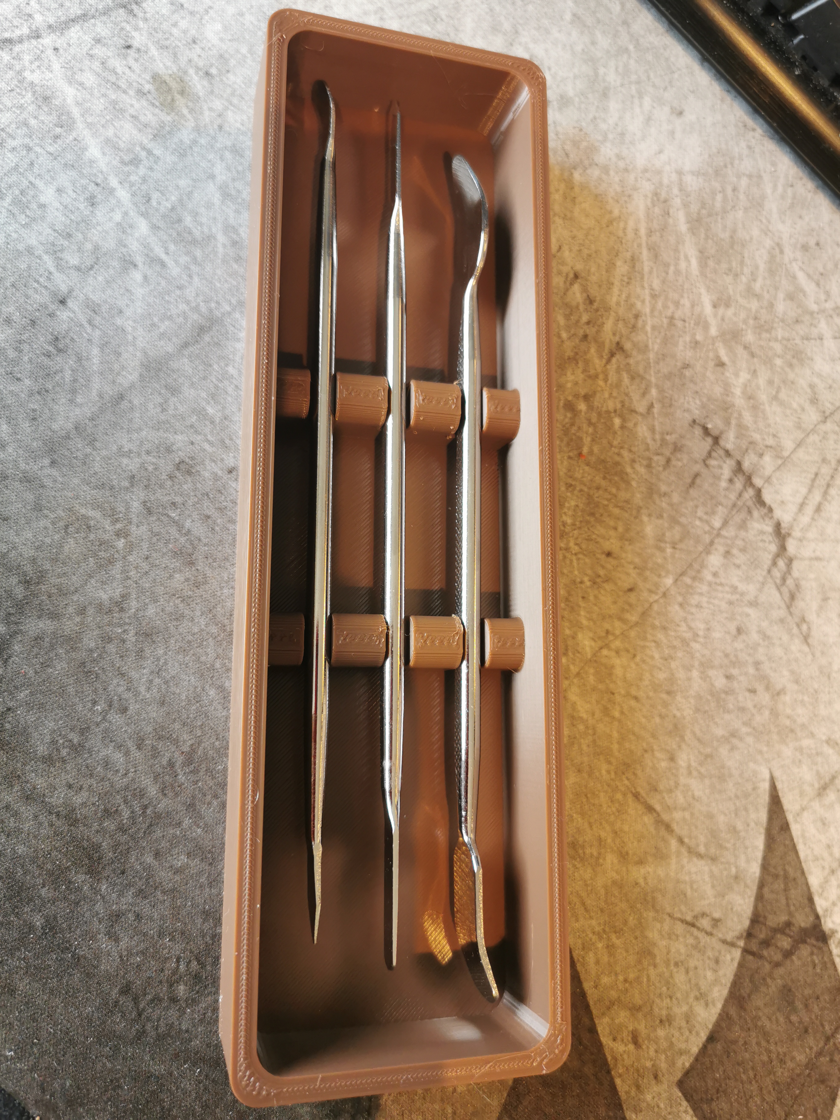 Phone repair tools/Prybar box