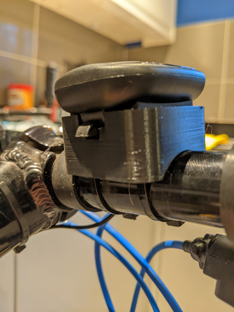 Cycle computer / Speedometer anti-theft deterrent